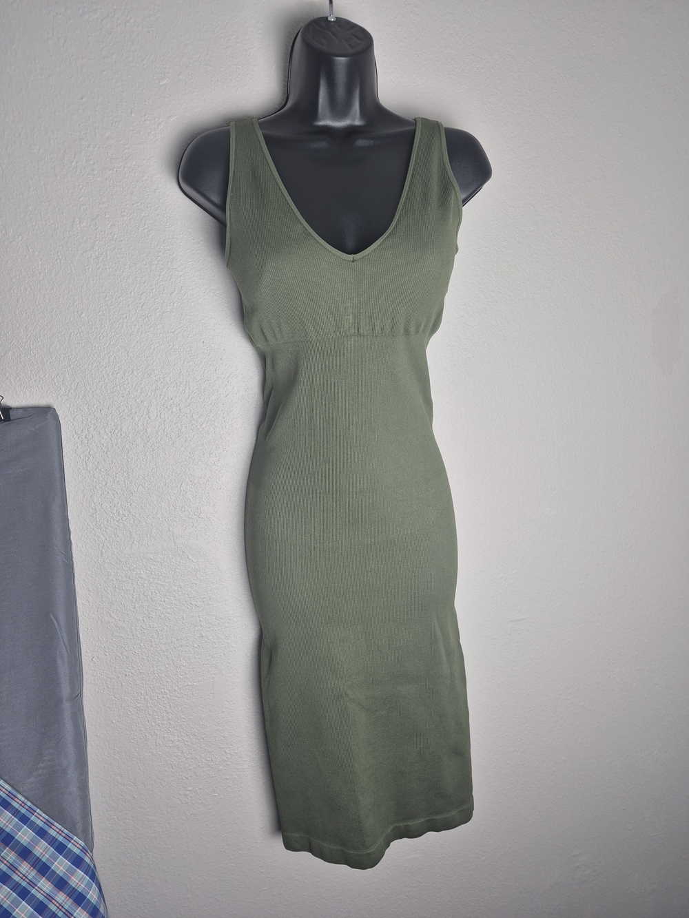 Sleeveless Olive Green V-Neck Bodycon Dress. Size M/LG